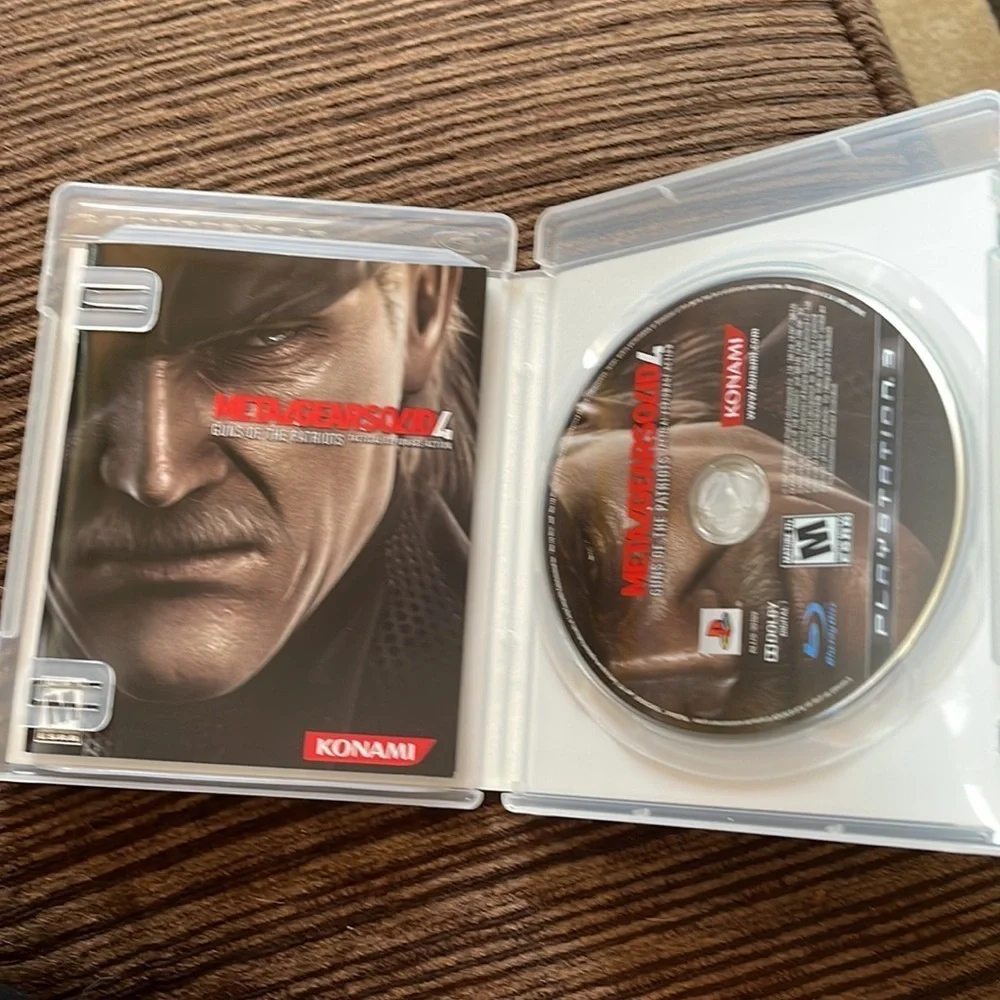 Play station 3 Konami metal gear solid 4 guns of the patriots